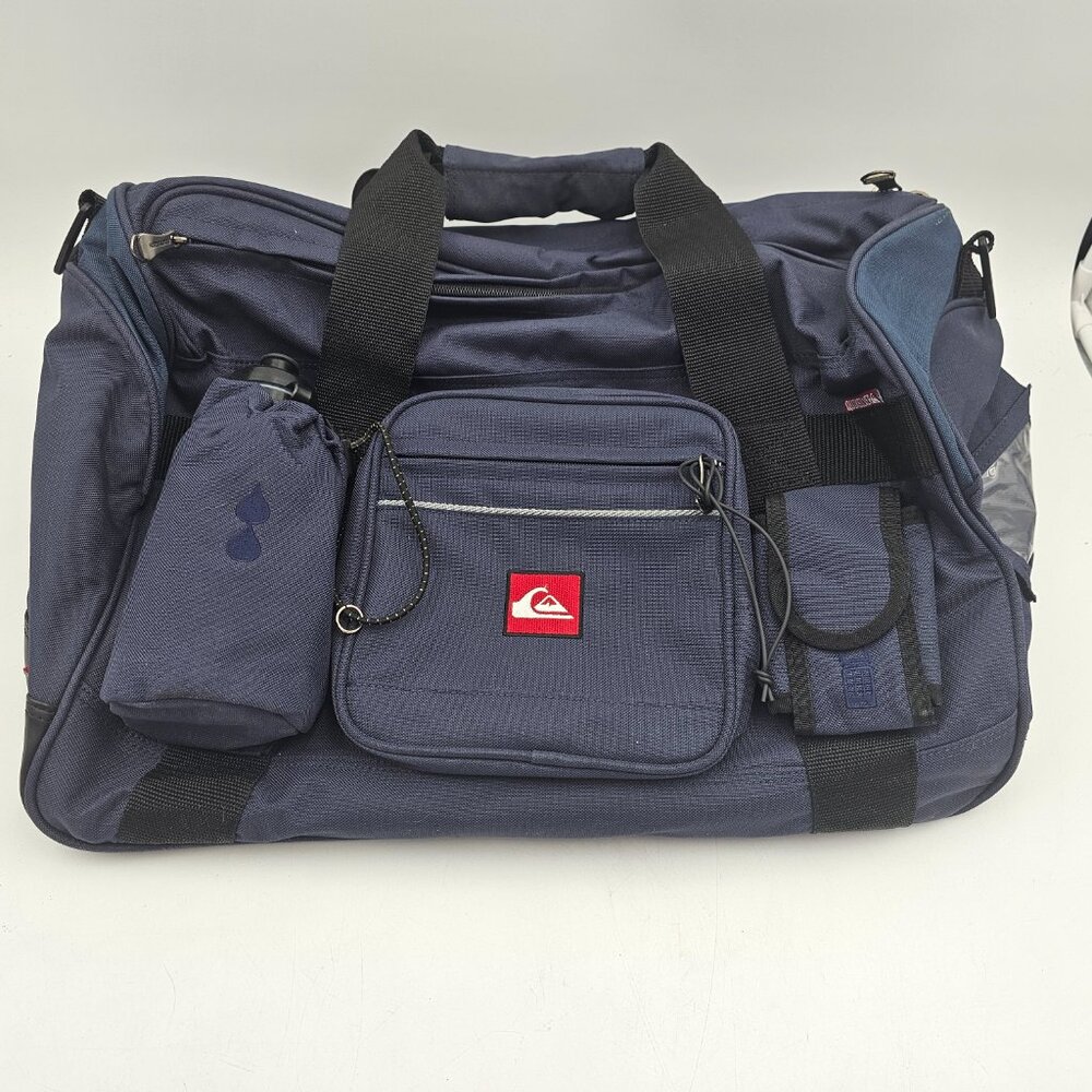 Quick Silver Duffle Bag with Water Bottle Excellent Condition